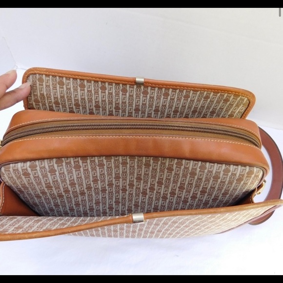 Judith Leiber Crossbody Purse - Picture 6 of 8